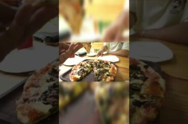 The Best Pizza Ever, Hands Down! il Forno, Manali #shorts #manali #food
