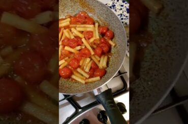 PASTA AL POMODORO   italian food