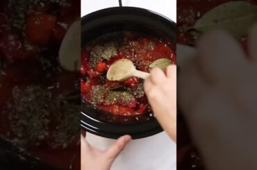 Slow Cooker Tomato Basil Pasta Sauce