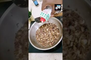 #mushroomrecipe #creamy #pasta #shorts #cheesy #italian #easyrecipe #spaghetti #iflychefvlogs #chef