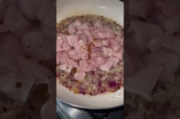 Chicken & mushroom pasta #chicken #pasta #recipe #youtubeshorts #viral #food #shorts #italian #desi