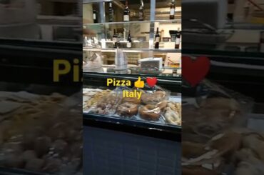 pizza#italy#rome#street food italy#rome#piazza#rome