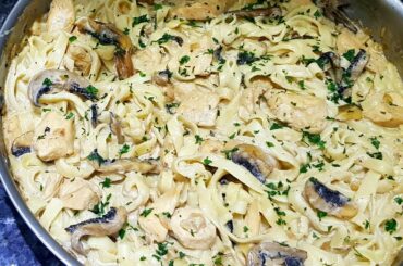 Creamy Mushroom Chicken Pasta  #MushroomChickenPasta #creamymushroomchickenpasta #Italian Food