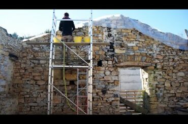 #13 Fixing our old stone walls: renovating an abandoned house in Italy