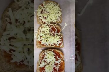 Easy dinner !! #pizza #easypizza #easyrecipes #recipes #food #recetasfaciles #comida #mozzarella