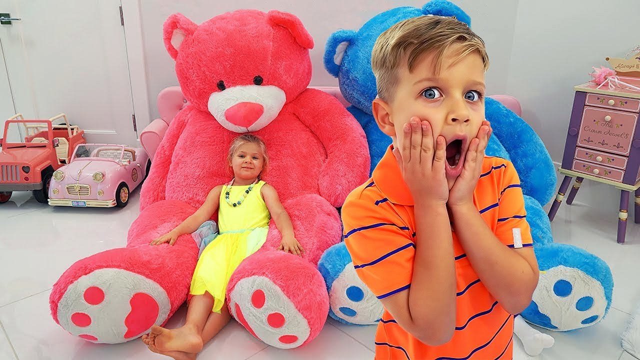 Diana and Roma learn how to share Diana and Roma learn how to share