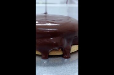 Pouring Chocolate Ganache On Cookies #shorts #short #shortvideo