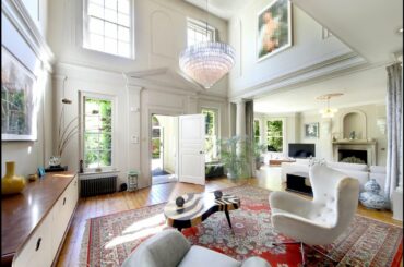 A beautiful Georgian home that enjoys a spectacular setting within the Chiltern Hills