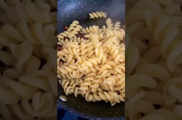 Fusilli con Pancetta croccante e Parmigiano Reggiano