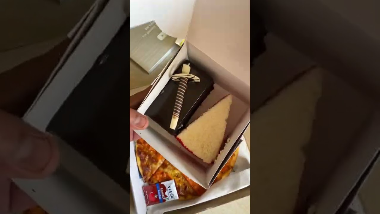 I Ordered All Food Which Starts From P That Is Pizza, Pasta, Pastry And Puff | English Lunch Food I Ordered All Food Which Starts From P That Is Pizza, Pasta, Pastry And Puff | English Lunch Food