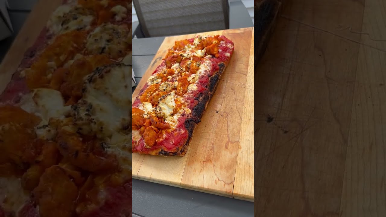 GOD TIER Buffalo Chicken Pizza! GOD TIER Buffalo Chicken Pizza!