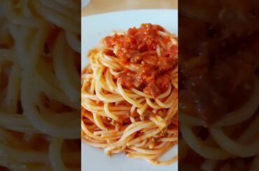 COOKING SPAGHETTI AL RAGU ( Italian style ) #short