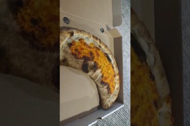 PIZZA CALZONE -#shorts #foodblogger #pizza #food #italianfood #calzone #cofetar #status