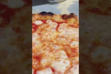 italian margherita pizza #italy #reels #shorts #pizza #italianfood  #food #delicious #italiankitchen