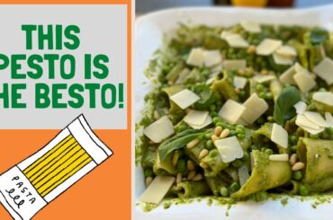 How to make a green pesto sauce recipe with kale and pine nuts. Pasta of the day! #shorts
