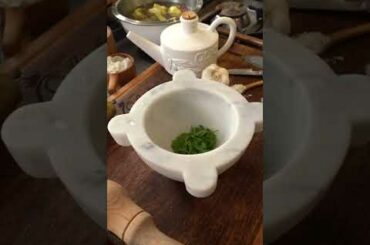 How to Use your MORTAR and PESTLE properly!