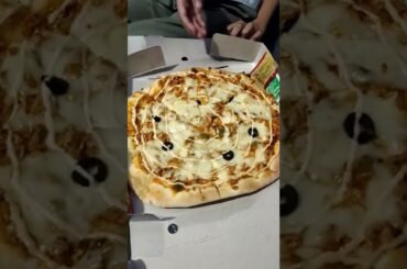 #Indian Italian Fusion Pizza#Cafe Al Bacio#Pizzas#Mukkom#Italian food #cheesy#Tasty#