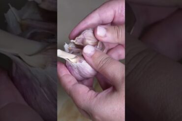 How to make pesto alla genovese! #italianfood