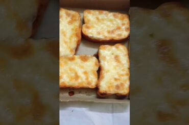 #smokinjoy #shorts #food #garlicbread #cheesegarlic bread #yummy #versatilenisha #italianfood