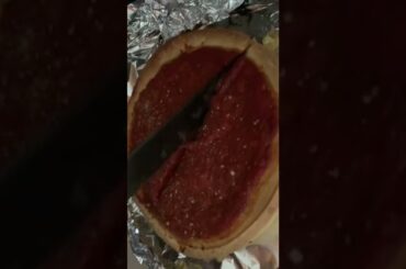 Deep dish crumbled Italian sausage & Pepperoni/ Garlic bread