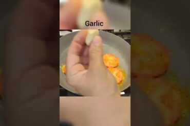 making a delicious tomato egg with mozzarella cheese for breakfast. #food #short #cooking#tasty#easy