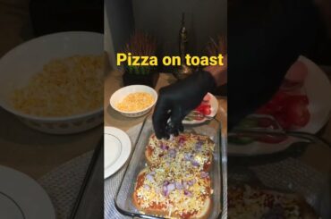 Pizza on Toast | Try this 10 mins Recipe #shorts