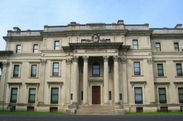 What is Vanderbilt's Hyde Park Mansion in New York?