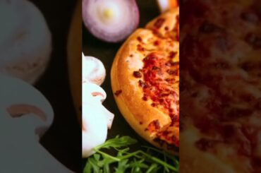 Pizza food Italian kitchen #pizza #shorts #snawaz #youtubeshorts