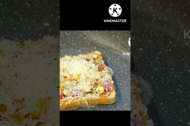 #shorts Bread pizza recipe l bread pizza on tava l quick and easy Bread pizza easy kitchen