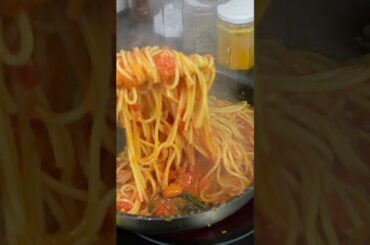 SPAGHETTI, CHERRY TOMATOES AND MOZZARELLA #shorts #asmr