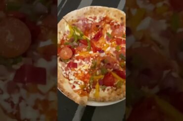 Pizza time#youtubeshorts #shorts #pizza #italianfood #foodlover #viralvideo