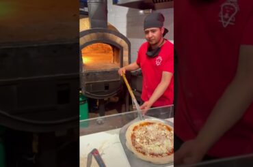 Unas de las mejores pizzas hechas con masa madre Pizza Grata #restaurante #dondecomer