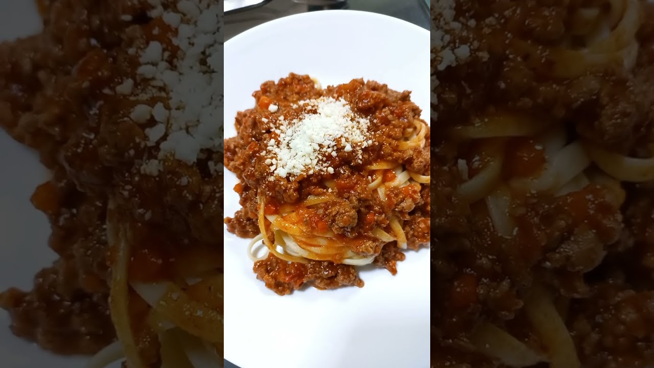 Cooking spaghetti Cooking spaghetti