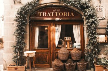 Cosy Italian Restaurant Street Ambience & Music - TRATTORIA ITALY MUSIC ASMR