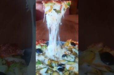Pizza Time |Weekend Mood |Lunch |Italian Cuisine |Cheesepull #shorts #mumbai #trending