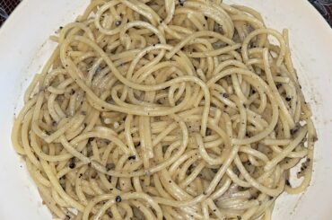 First attempt at making Cacio E Pepe. I think it went pretty well.