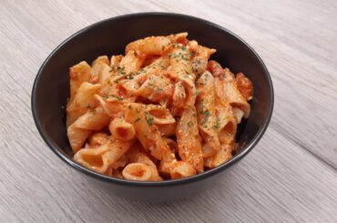 Pasta all'arrabbiata con ricotta
