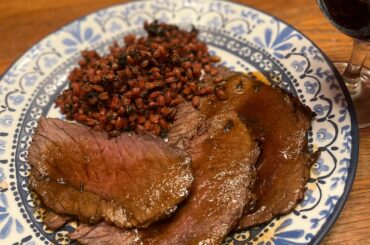 beef, farro, and juice.