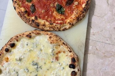 Tokyo marinara from modernist pizza and 5/6 cheese one( Buffalo and cow’s milk mozzarella, comté, parmigiano reggiano, cream cheese mixed with heavy cream and added blue post bake) sprinkled with thym. 65% hydration 48h ct.