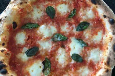 Home oven neapolitan pizza