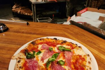 Classic, woodfire Margherita with prosciutto