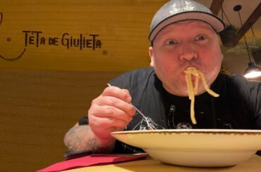 Eating Cacio E Pepe at a Traditional Italian Restaurant in Verona Italy