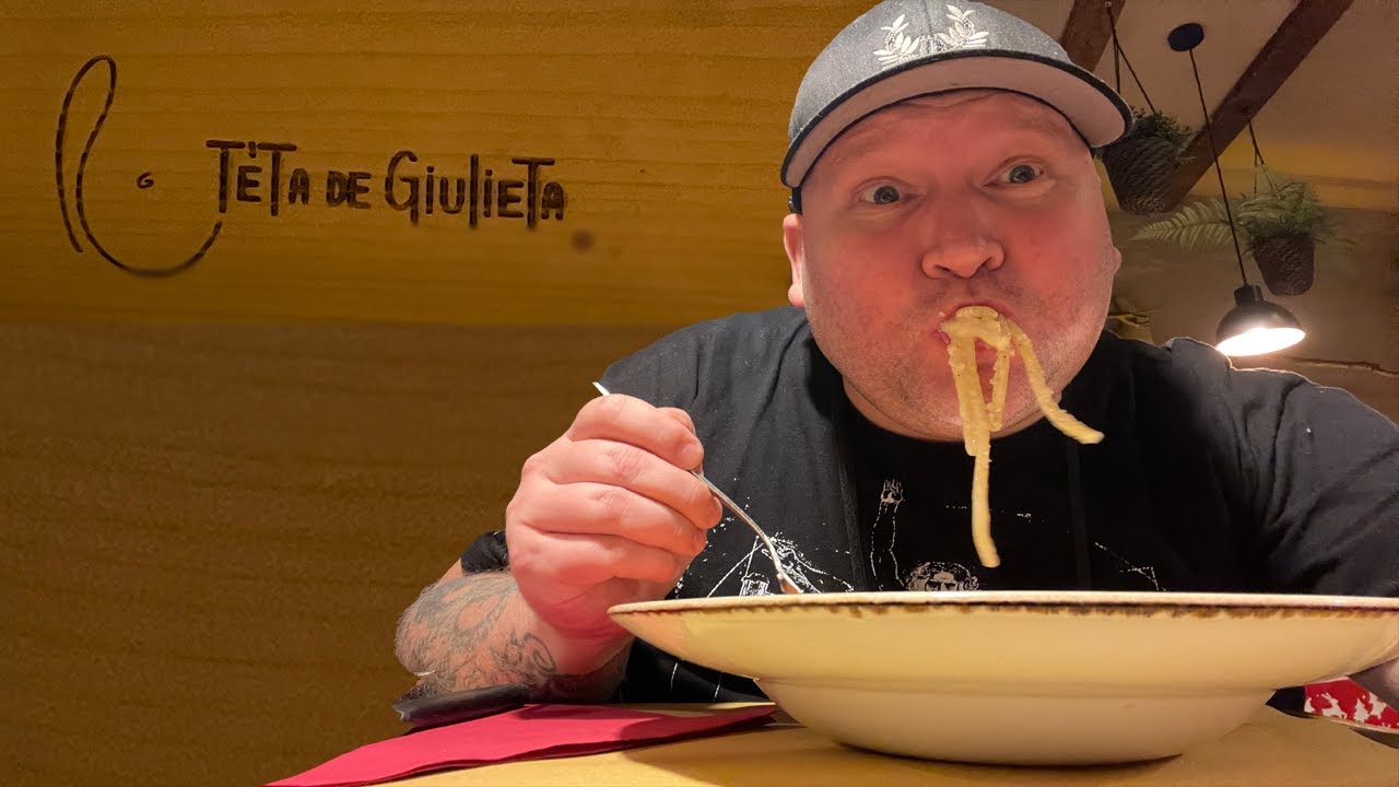 Eating Cacio E Pepe at a Traditional Italian Restaurant in Verona Italy Eating Cacio E Pepe at a Traditional Italian Restaurant in Verona Italy