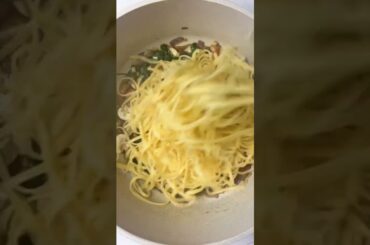 Spinach and Mushroom Pasta#shorts#recipes#cooking#spinach#mushroom#youtubeshorts#trending#subscribe