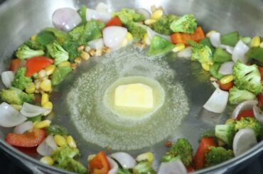 ONE PAN Creamy And Cheesy White Sauce Pasta Recipe | Authentic Italian Bechamel (White Sauce) Pasta