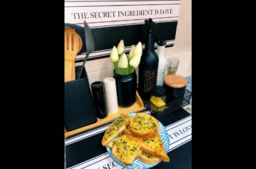 Cheesy Garlic Bread Recipe | Don't throw leftover bread #shorts