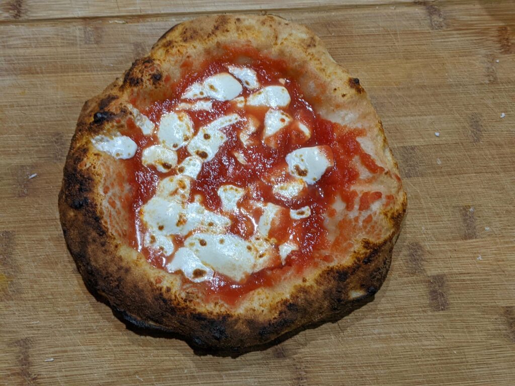 As an Italian who moved to the US, proper pizza was the thing I missed the most about home. Finally I can scratch that itch! First pizzas I've ever made in my new Karu 16