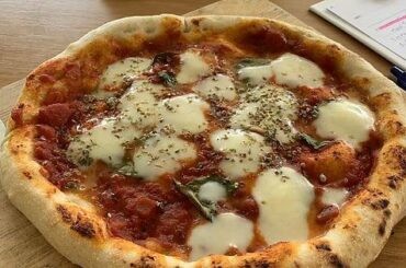 Been trying for a year to get a Neapolitan crust with a conventional stove and no pizza stone. This is the closest I've come.