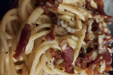 [47 M4F I'm going to F...eed you 😈] - [Homemade] - Mia Carbonara - Guanciale, uova, peccorino Sardo invechiato, peppe nero (tanto peppe, perchè mi piace così 😉)