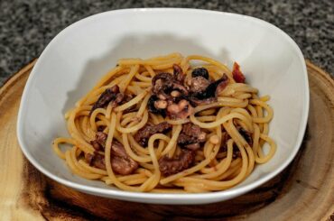 Homemade pasta with octopus sauce (granny's recipe)